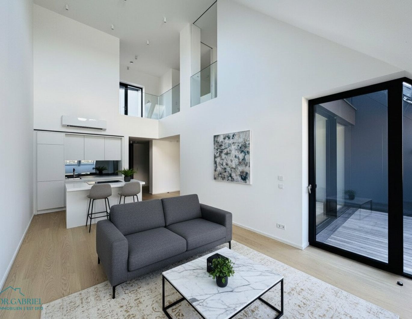 EXCLUSIVER ERSTBEZUG - DACHWOHNUNG MIT FREIFLÄCHEN