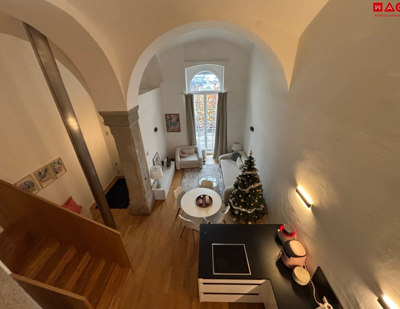 Sehr gut aufgeteilte 3-Zimmer-Galeriewohnung inkl. Terrasse, Parkplatz und ab 01.03.2026 beziehbar! Perfekt für Familien! Profitieren Sie von einer sicheren Umgebung! KEINE BEFRISTUNG!