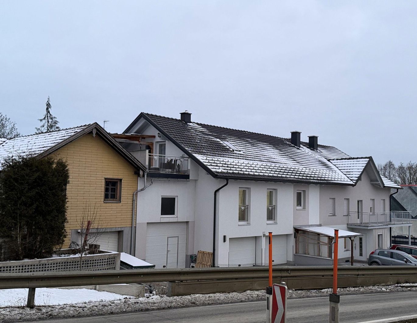 Mehrparteienhaus mit vielseitigen Nutzungsmöglichkeiten (Einfamilienhaus + Zweifamilienhaus)