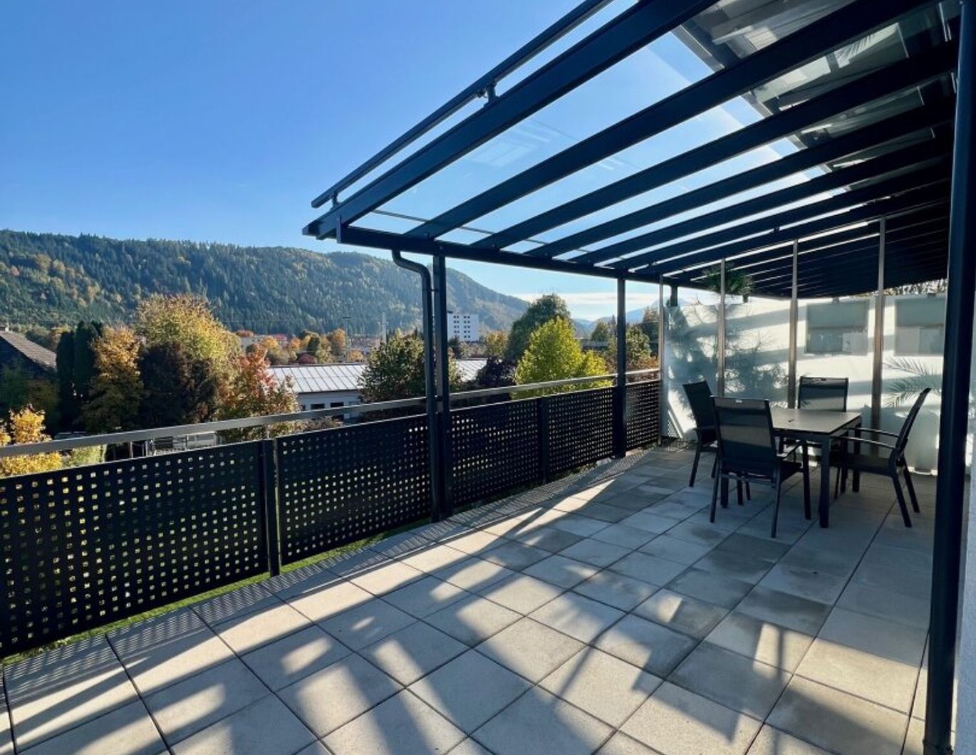 Traumhafte Dachgeschoßwohnung in St. Veit: 121m² mit Terrasse und Lift!