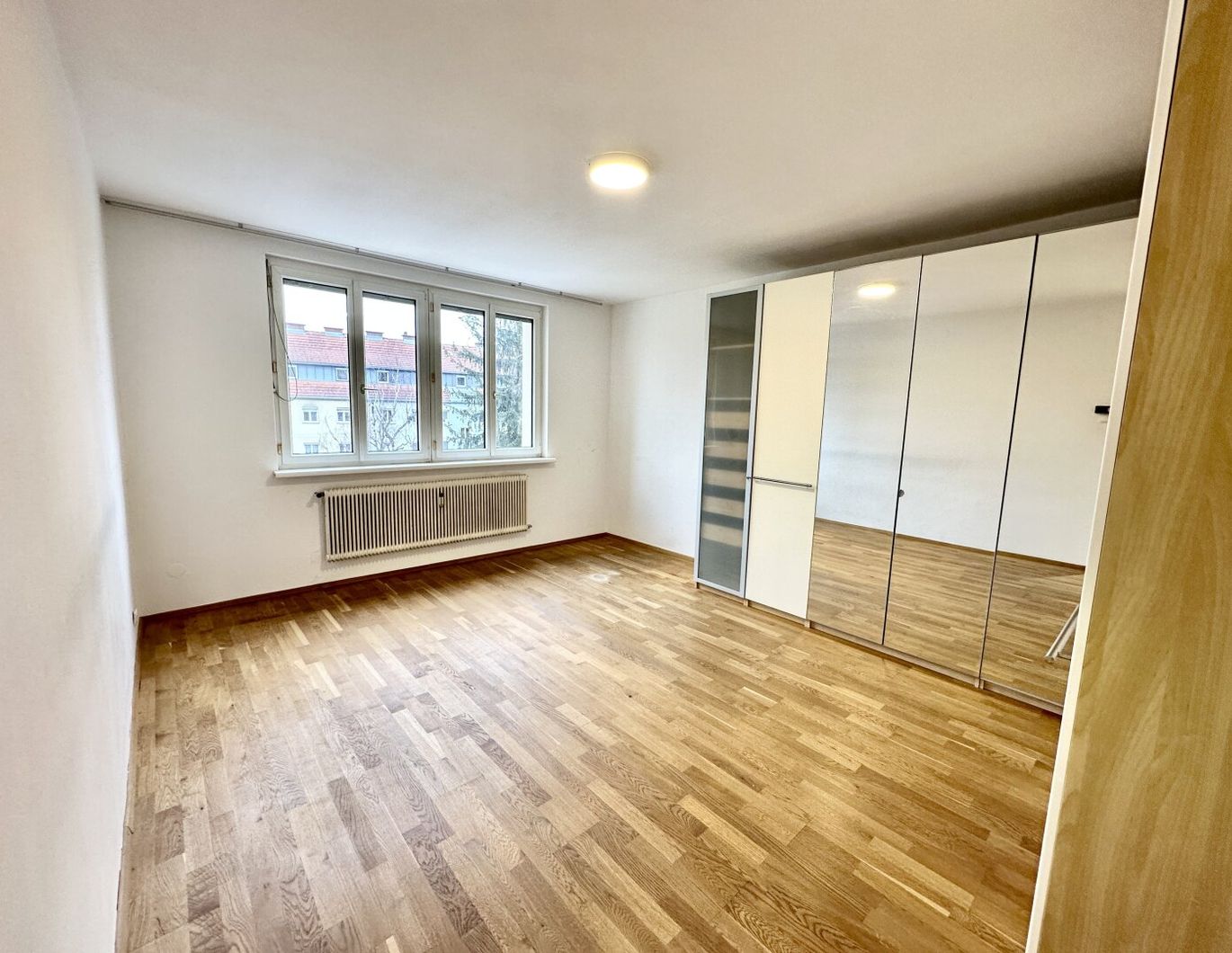 Vermietete 4-Zimmer-Wohnung mit Stadtblick - Sichern Sie Ihr neues Investment