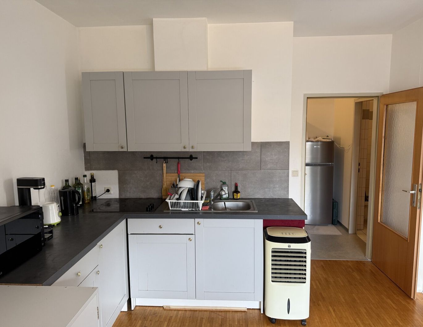 Zentral gelegene, gemütliche 2- Zimmer-Wohnung mit möblierter Küche in Lambach