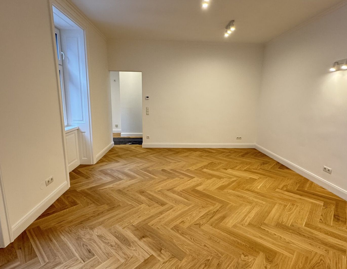 Erstbezug nach Sanierung: 2-Zimmer Altbauwohnung in Zentrumsnähe!