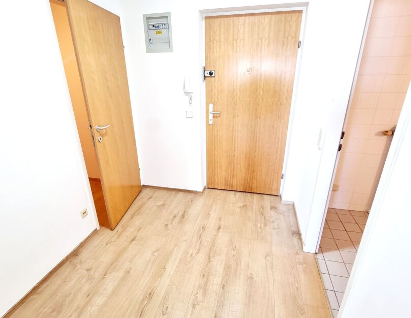 Cashflow zum Sofortgenuss - Das Apartment, das schon für Sie arbeitet! Ca. 4,34% Rendite + Tolle Raumaufteilung + Attraktiv befristet vermietet + Perfekte Infrastruktur und öffentliche Anbindung!