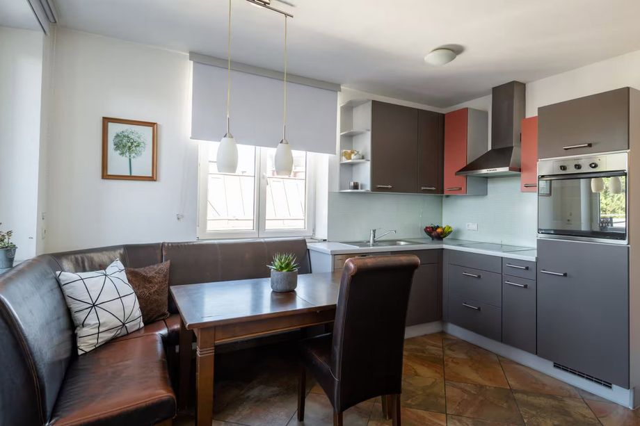In der letzten Nachricht war von einer Einzimmerwohnung mit geräumiger Terrasse die Rede!