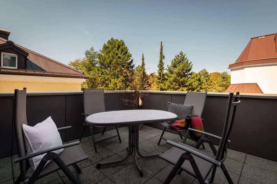 In der letzten Nachricht war von einer Einzimmerwohnung mit geräumiger Terrasse die Rede!