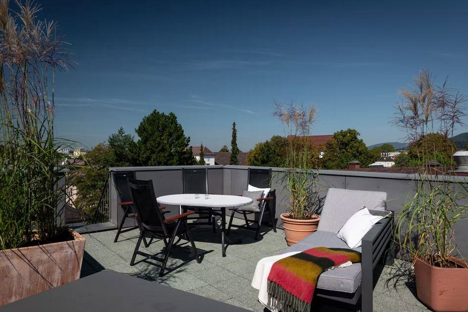In der letzten Nachricht war von einer Einzimmerwohnung mit geräumiger Terrasse die Rede!