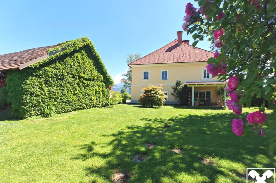 Exklusives Anwesen am Stadtrand von Klagenfurt mit Wohnhaus, Nebengebäuden und Gartenparadies!