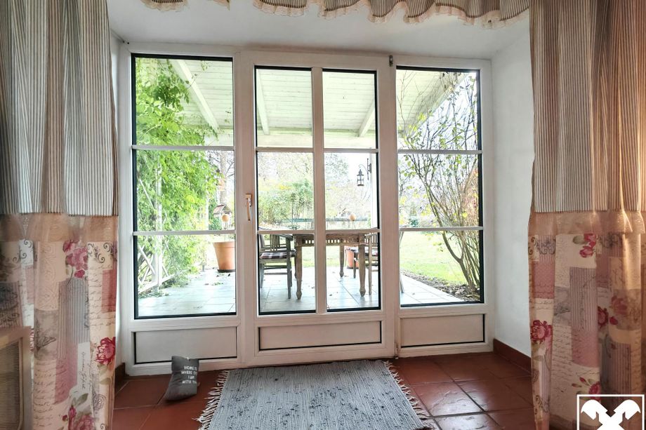 Exklusives Anwesen am Stadtrand von Klagenfurt mit Wohnhaus, Nebengebäuden und Gartenparadies!