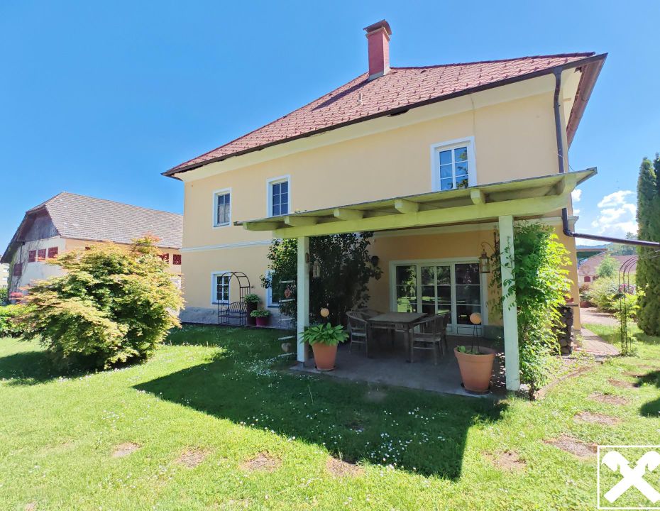 Exklusives Anwesen am Stadtrand von Klagenfurt mit Wohnhaus, Nebengebäuden und Gartenparadies!
