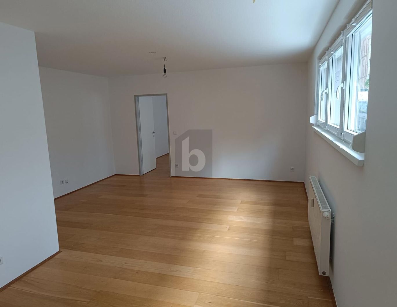 Preisreduktion! BÜRO/STUDIO/PRAXIS IN ZENTRALER LAGE ZU VERMIETEN