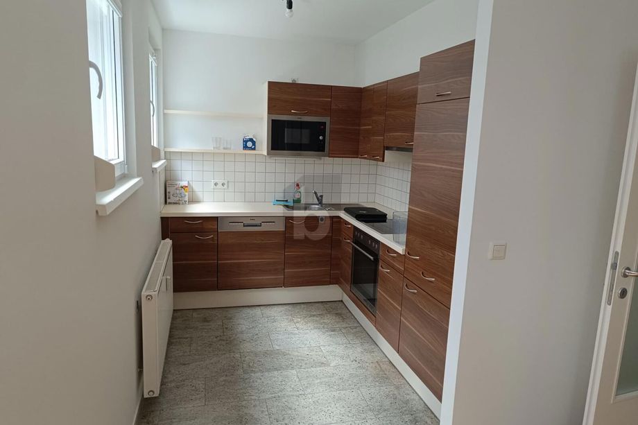Preisreduktion! BÜRO/STUDIO/PRAXIS IN ZENTRALER LAGE ZU VERMIETEN