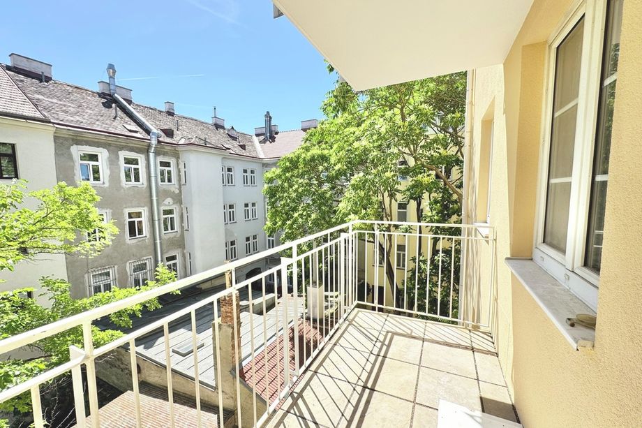 TERRASSENTRAUM | HOFSEITIG | HELLE 2 ZIMMER | TOPLAGE NÄHE KLINIK LANDSTRASSE
