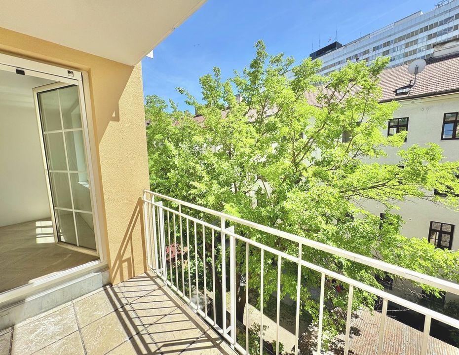 TERRASSENTRAUM | HOFSEITIG | HELLE 2 ZIMMER | TOPLAGE NÄHE KLINIK LANDSTRASSE