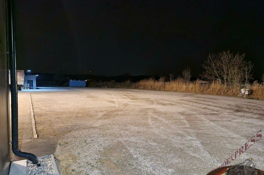Nahe Böheimkirchen Freiflächen für einzelne Autos, Boote , Wohnwägen Nähe St Pölten / Nord