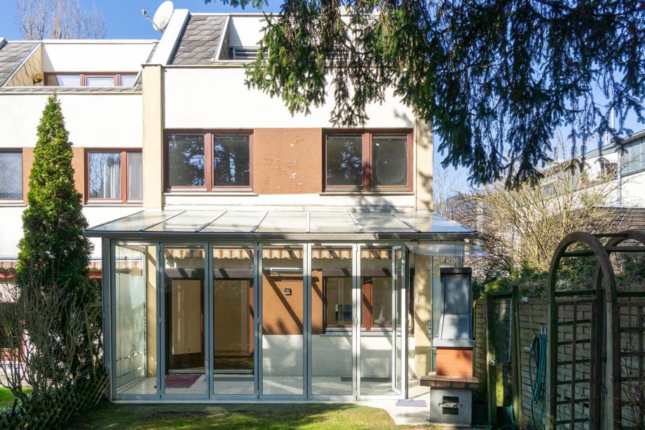 Ruhiges Eigenheim mit Garten und sonniger Terrasse - Top Anbindung Nähe Auhofcenter!