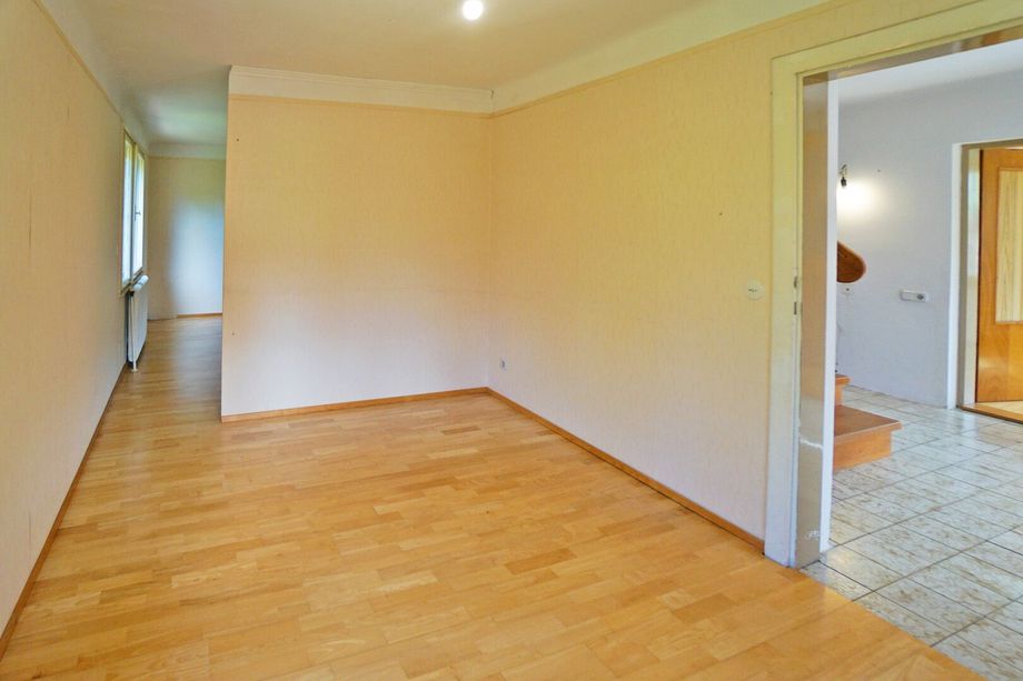 Rarität! Liegenschaft mit renovierungsbedürftigem Haus in Traumlage am Wolfersberg