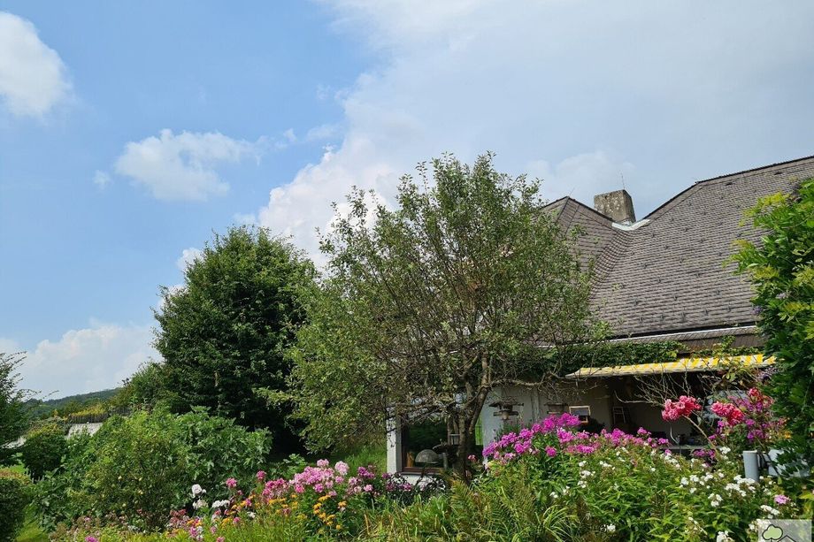 TRAUMLAGE PÖSTLINGBERG - Mitten im Grünen mit Fernblick und doch zentral - Villa mit Charakter & Charme