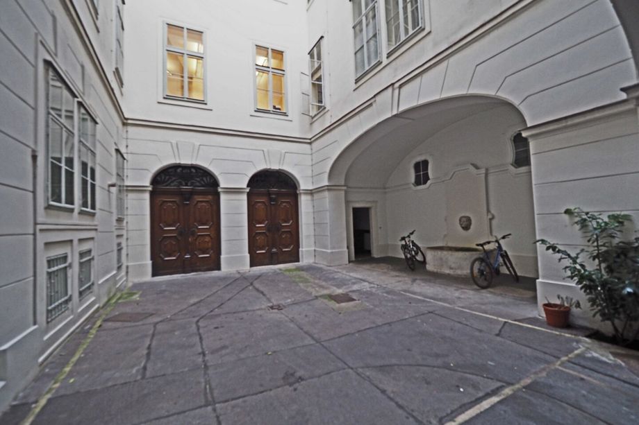 ANNAGASSE | AB JULI 2026 | exklusive 3-Zimmer-Altbauwohnung in historischem Innenstadt-Palais | ERSTBEZUG