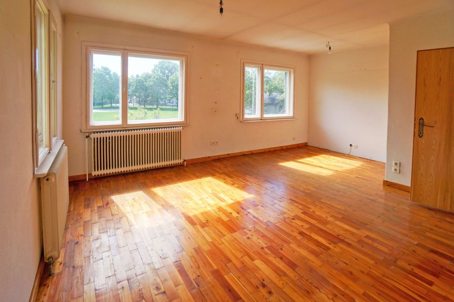 Rarität! Liegenschaft mit renovierungsbedürftigem Haus in Traumlage am Wolfersberg
