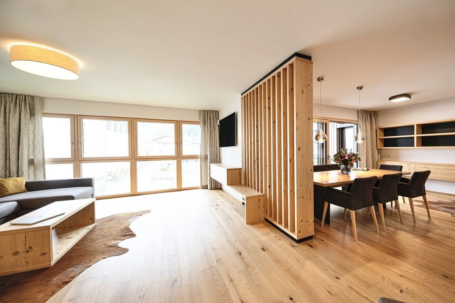 Bestlage Pinzgau mit ca. 6% Rendite! Sieben Apartments mit Terrassen, Balkonen und beheiztem Aussenpool