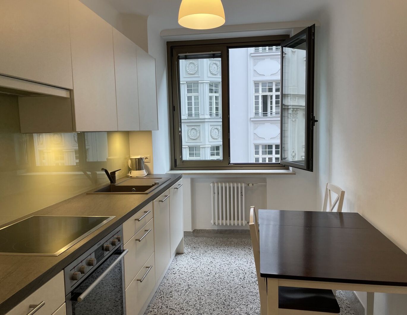 2 room apartment (living room + one bed room) ***** next to the Vienna Opera / City Centre *****