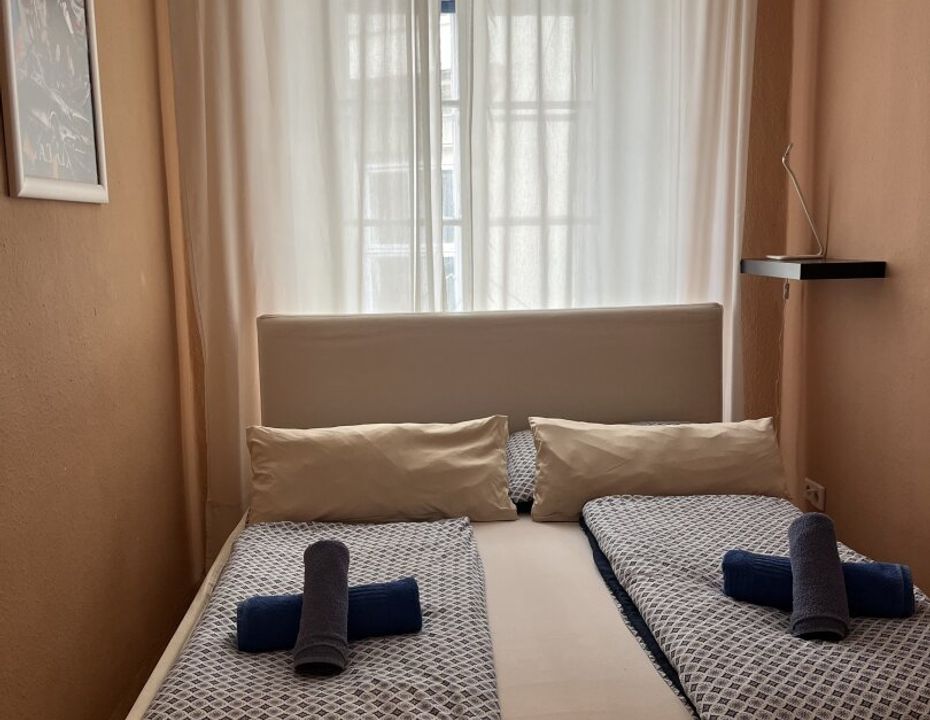 Möblierter Altbaujuwel im Herzen des 1.Bezirkes, charmante 2 Zimmer 51 m² Wohnung, nahe dem idyllischen Franziskaner Platz !