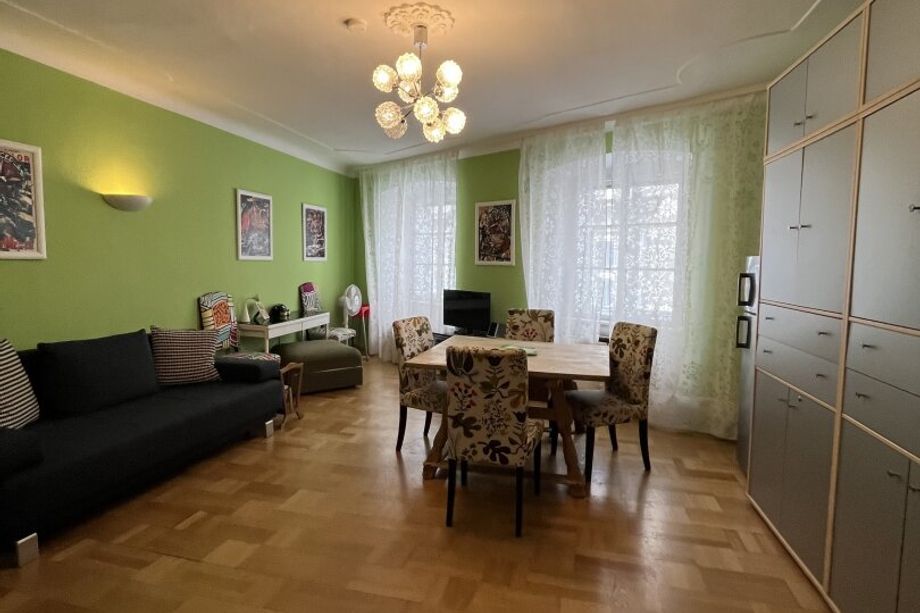 Möblierter Altbaujuwel im Herzen des 1.Bezirkes, charmante 2 Zimmer 51 m² Wohnung, nahe dem idyllischen Franziskaner Platz !