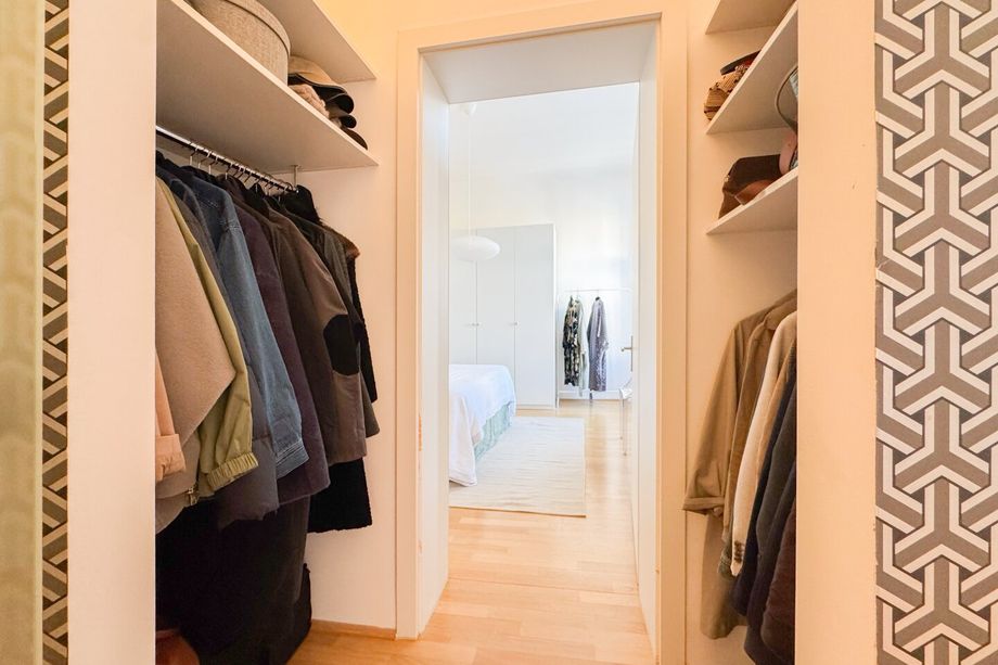 EXKLUSIVES ALTBAUJUWEL NÄHE KARLSPLATZ & NASCHMARKT - ALTBAUCHARME TRIFFT AUF DG-FLAIR - BESTLAGE DES 4. WIENER GEMEINDEBEZIRKS