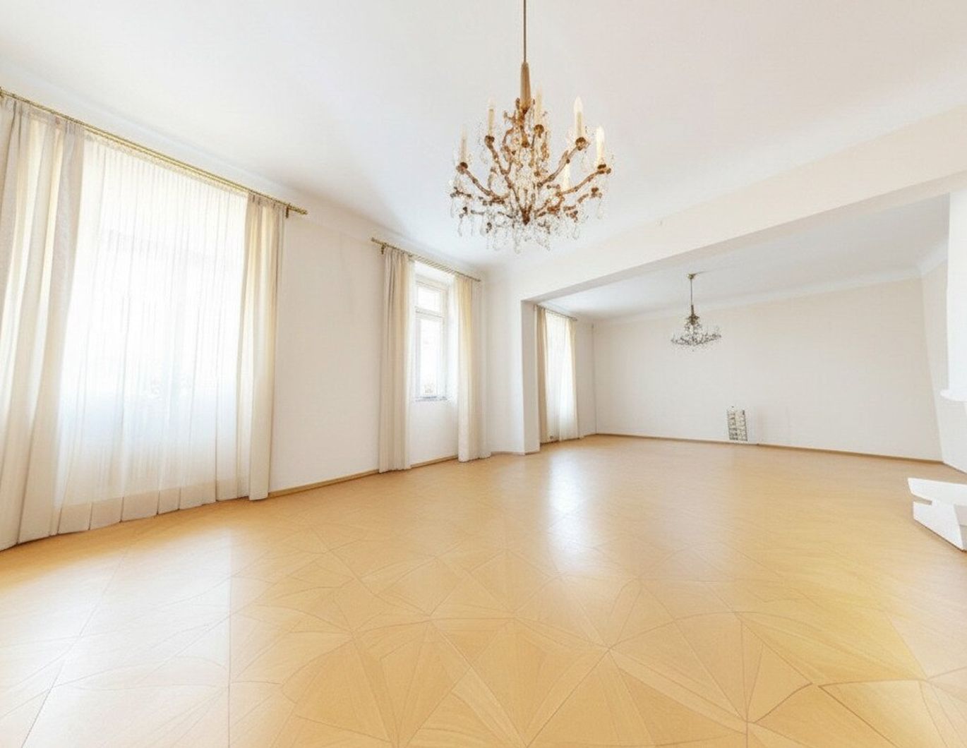 Graz City Center: Einmalige Kombination im Altbau - ca. 217 m² Wohnfläche, zwei unbefristet vermietete Einheiten im Zentrum von Graz