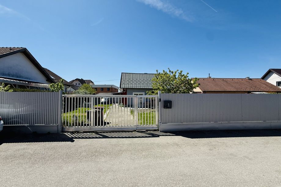 Charmanter Bungalow mit großem Garten und Erweiterungspotenzial
