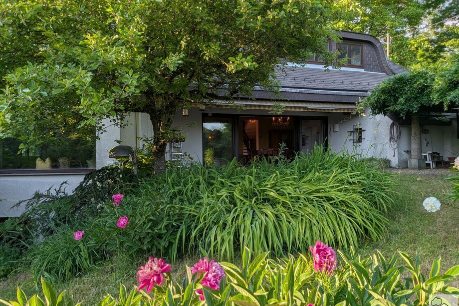 TRAUMLAGE PÖSTLINGBERG - Mitten im Grünen mit Fernblick und doch zentral - Villa mit Charakter & Charme