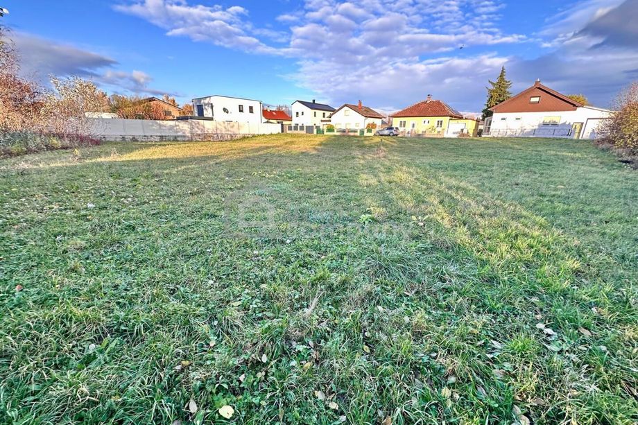 Traumhaftes Pacht Baugrundstück in Lassee: 640m² mit Garten und Stadtblick nur 333,33 € Miete pro Monat!