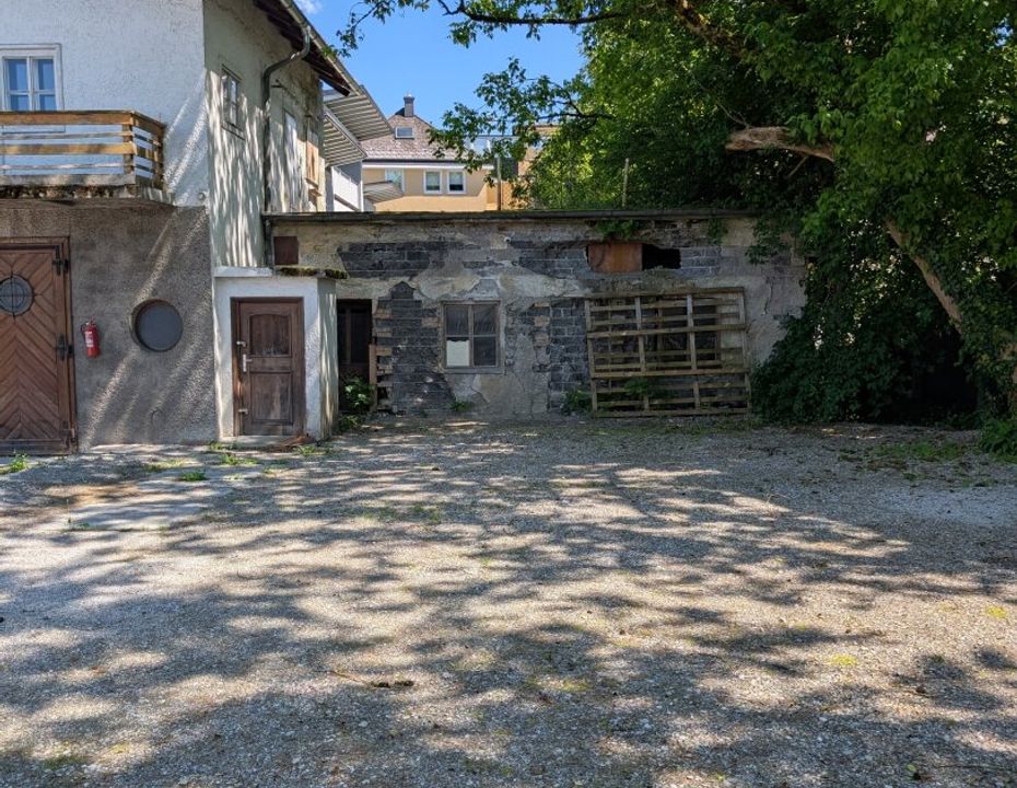 Baugrundstück mit Altbestand mit hoher Baudichte und in zentraler Lage von Salzburg-Maxglan/Riedenburg