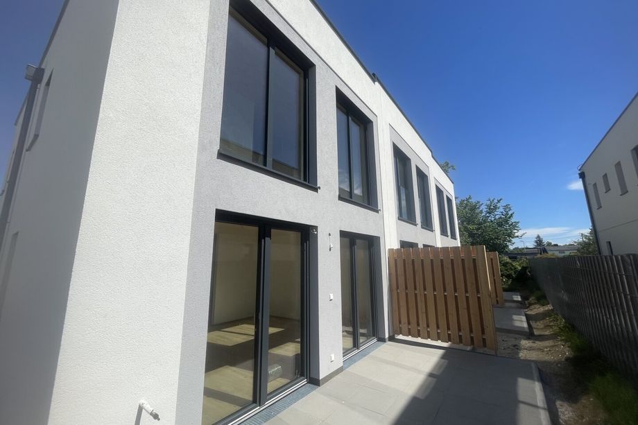 Top 1 und Top 3 - Hochwertige Neubau-Reihenhäuser mit Garten und Terrasse zur Miete