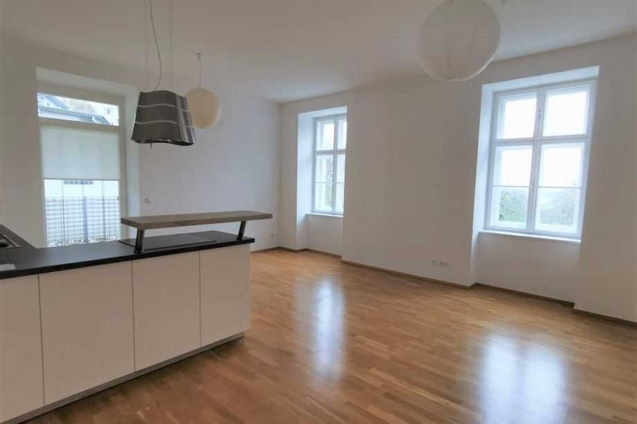 Zinshaus mit 11 Wohneinheiten in Ruhelage Nähe Schloss St. Martin!