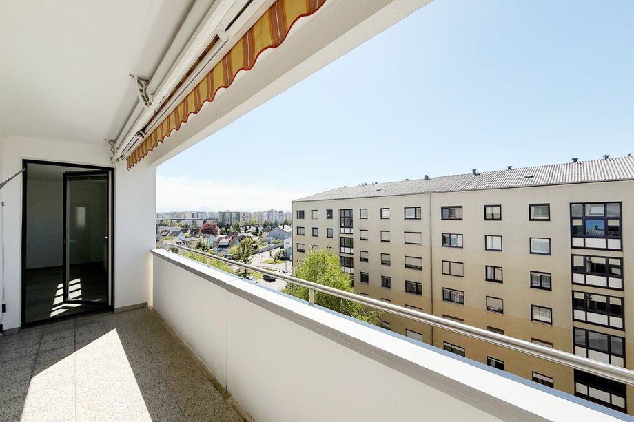 Großzügige, offen gestaltete Wohnung im obersten Stockwerk - bis zu 5 Zimmer möglich!