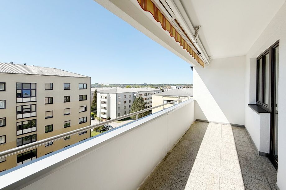 Großzügige, offen gestaltete Wohnung im obersten Stockwerk - bis zu 5 Zimmer möglich!