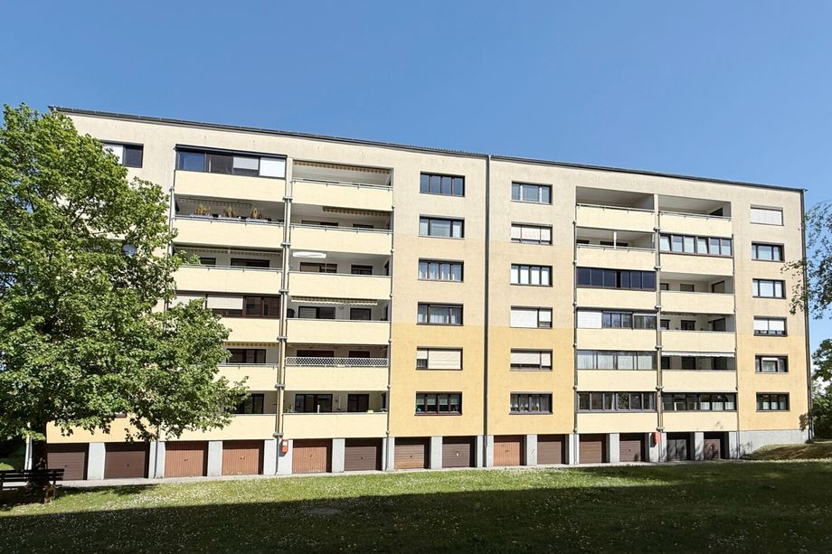Großzügige, offen gestaltete Wohnung im obersten Stockwerk - bis zu 5 Zimmer möglich!
