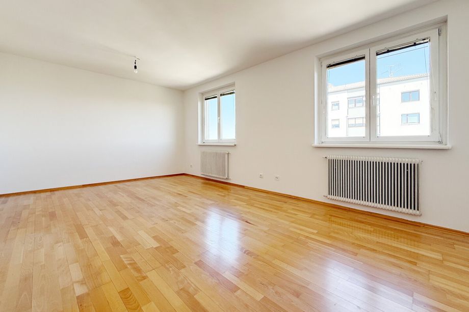 Großzügige, offen gestaltete Wohnung im obersten Stockwerk - bis zu 5 Zimmer möglich!