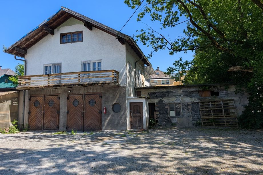 Baugrundstück mit Altbestand mit hoher Baudichte und in zentraler Lage von Salzburg-Maxglan/Riedenburg