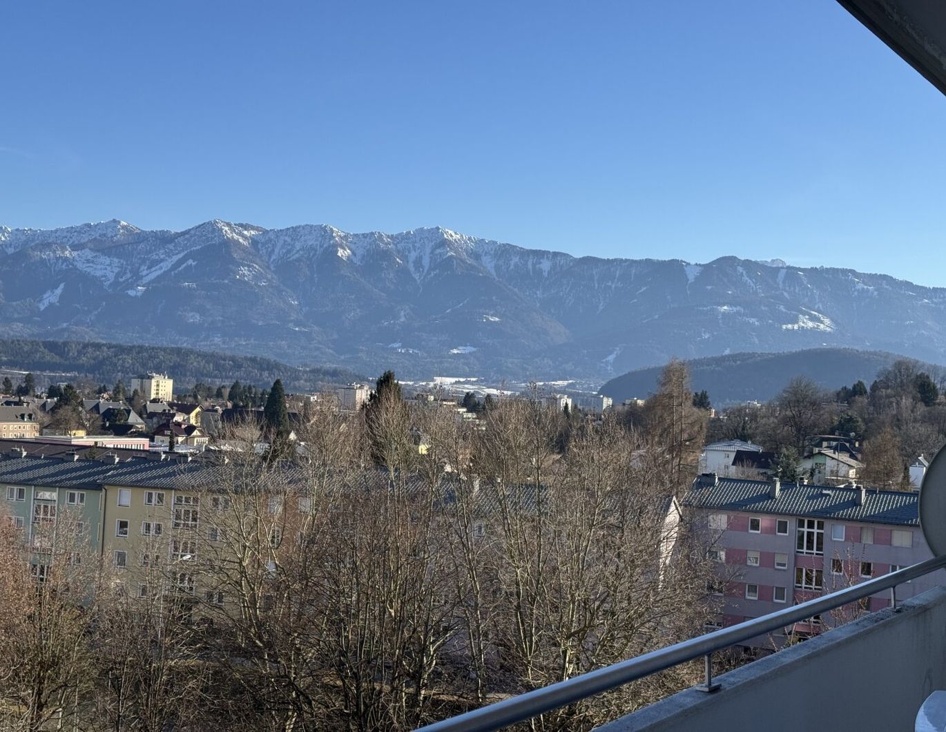 NEUER PREIS!!! - MODERNE 3-ZIMMERWOHUNG MIT PFIFF, LOGGIA UND GARAGENSTELLPLATZ