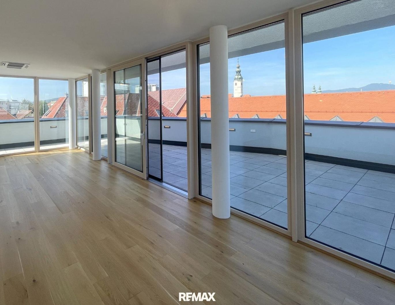 Erstbezug: Exklusives, modernes Penthouse mit ca. 90 m² Terrasse in der Klagenfurter Innenstadt