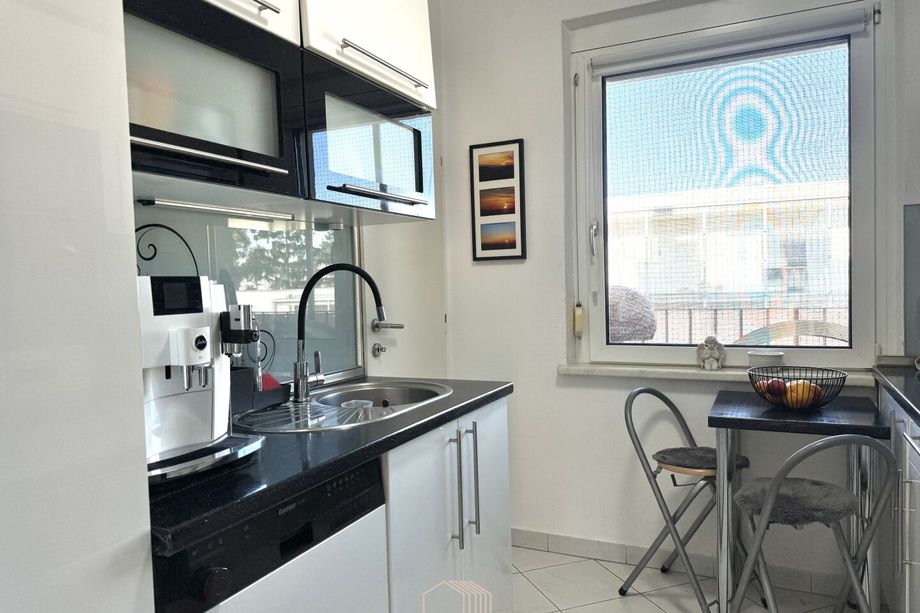 KALVARIENBERG: Sonnige 3-Zimmer-Wohnung mit Extraküche, Balkon und Loggia!