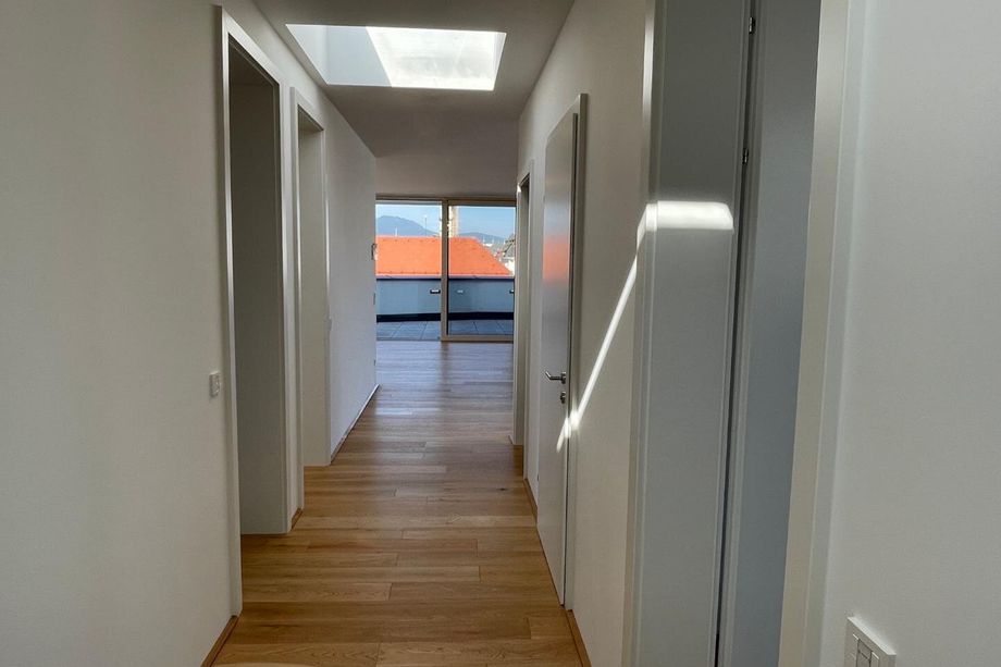 Erstbezug: Exklusives, modernes Penthouse mit ca. 90 m² Terrasse in der Klagenfurter Innenstadt
