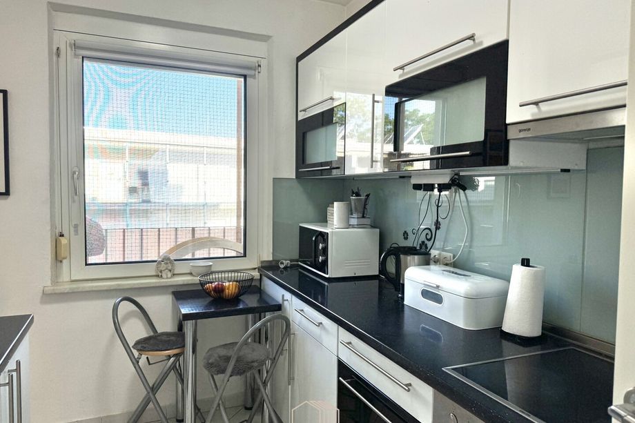 KALVARIENBERG: Sonnige 3-Zimmer-Wohnung mit Extraküche, Balkon und Loggia!