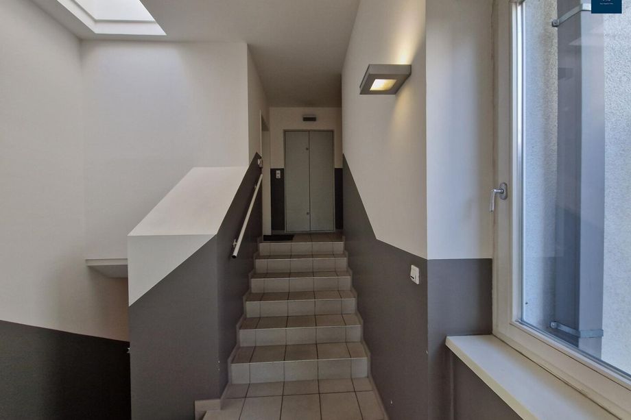 Jakoministraße 17/10 - Teilmöblierte sonnige Maisonette mit einer großzügigen sonnigen Dachterrasse und Carport in zentraler Lage