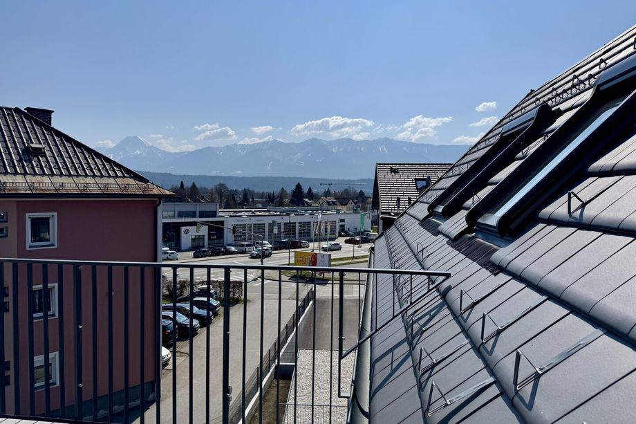90m² Penhousewohnung mit Ost-Süd-und Westbalkon zu mieten!