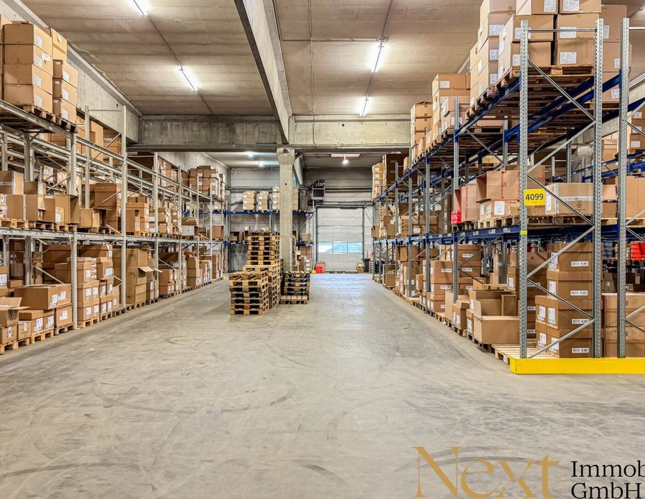 Lagerhalle samt Büros in verkehrstechnisch optimaler Lage in Wels zu vermieten! Gleisanschluss vorhanden! Erweiterbar!