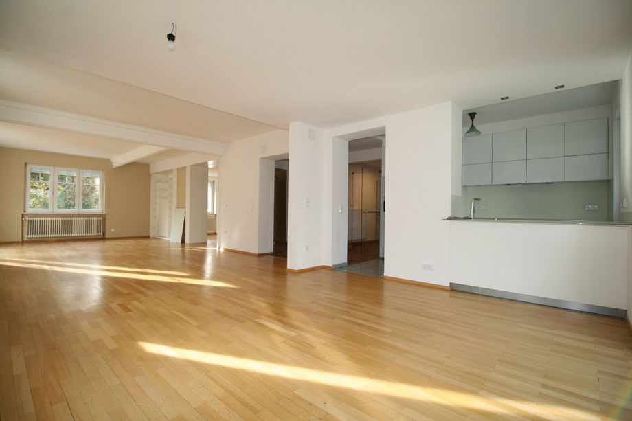 Kärnten / Villach: Einzigartige Villa mit Pool in zentraler Lage